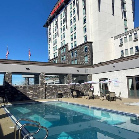 Carriage House Hotel And Conference Centre Calgary Exterior photo